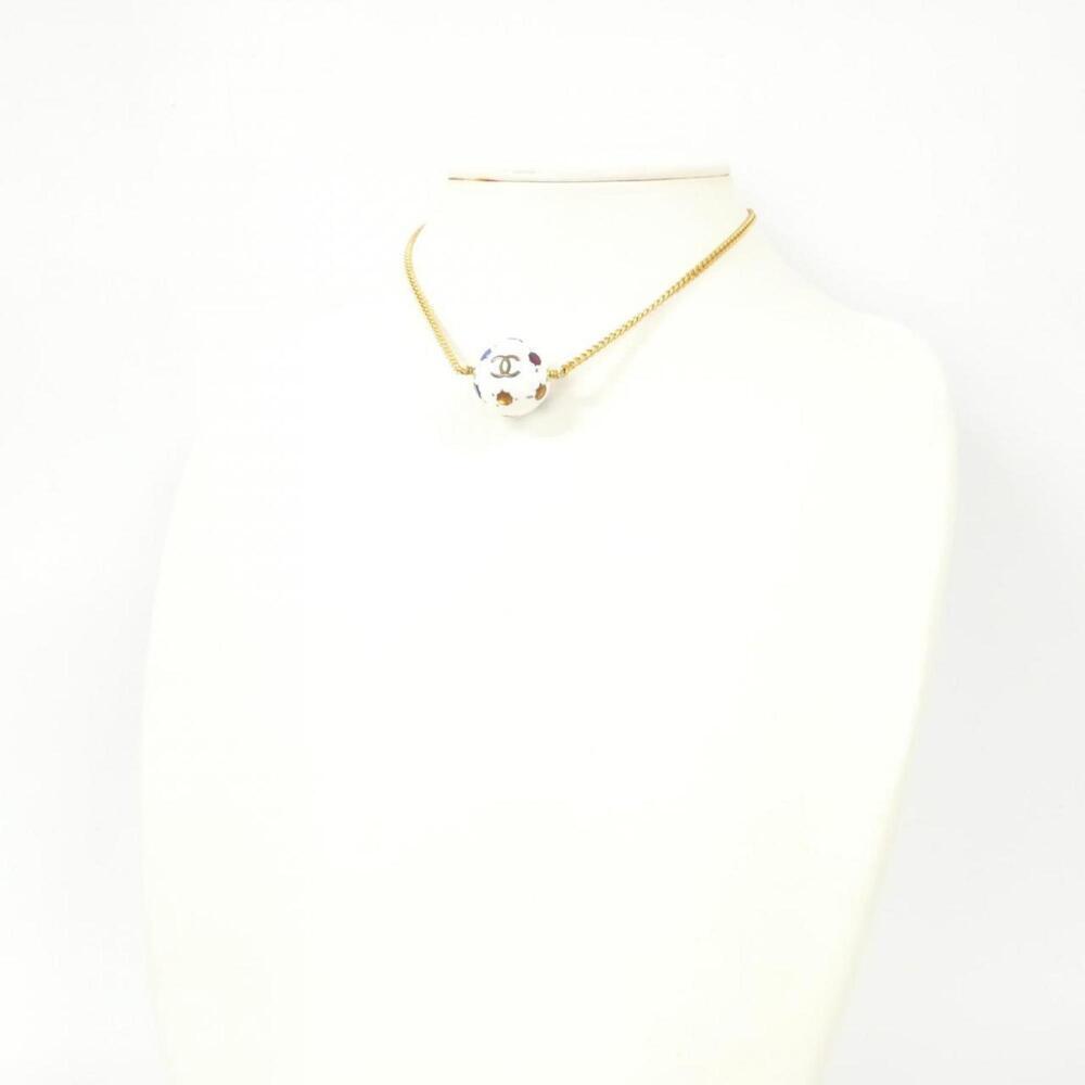 CHANEL White Necklace - Picture 4 of 4